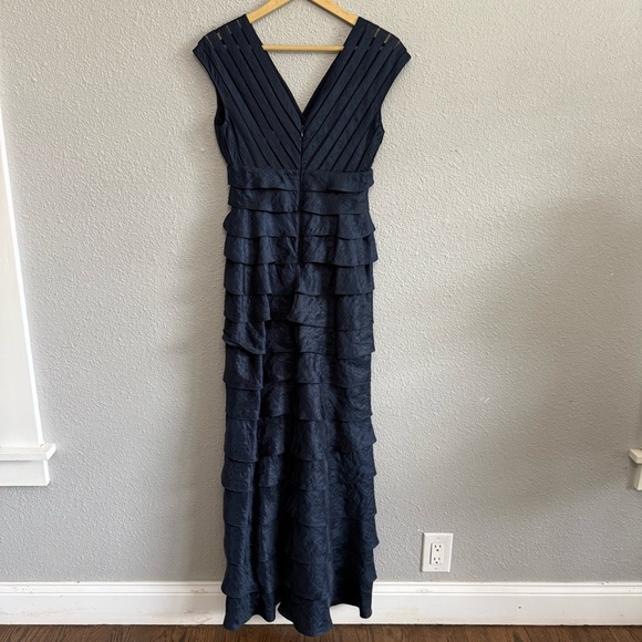 Adrianna Papell Special Occassion Navy Blue Gown Long Dress‎ Tiered Size 4 - Picture 5 of 8